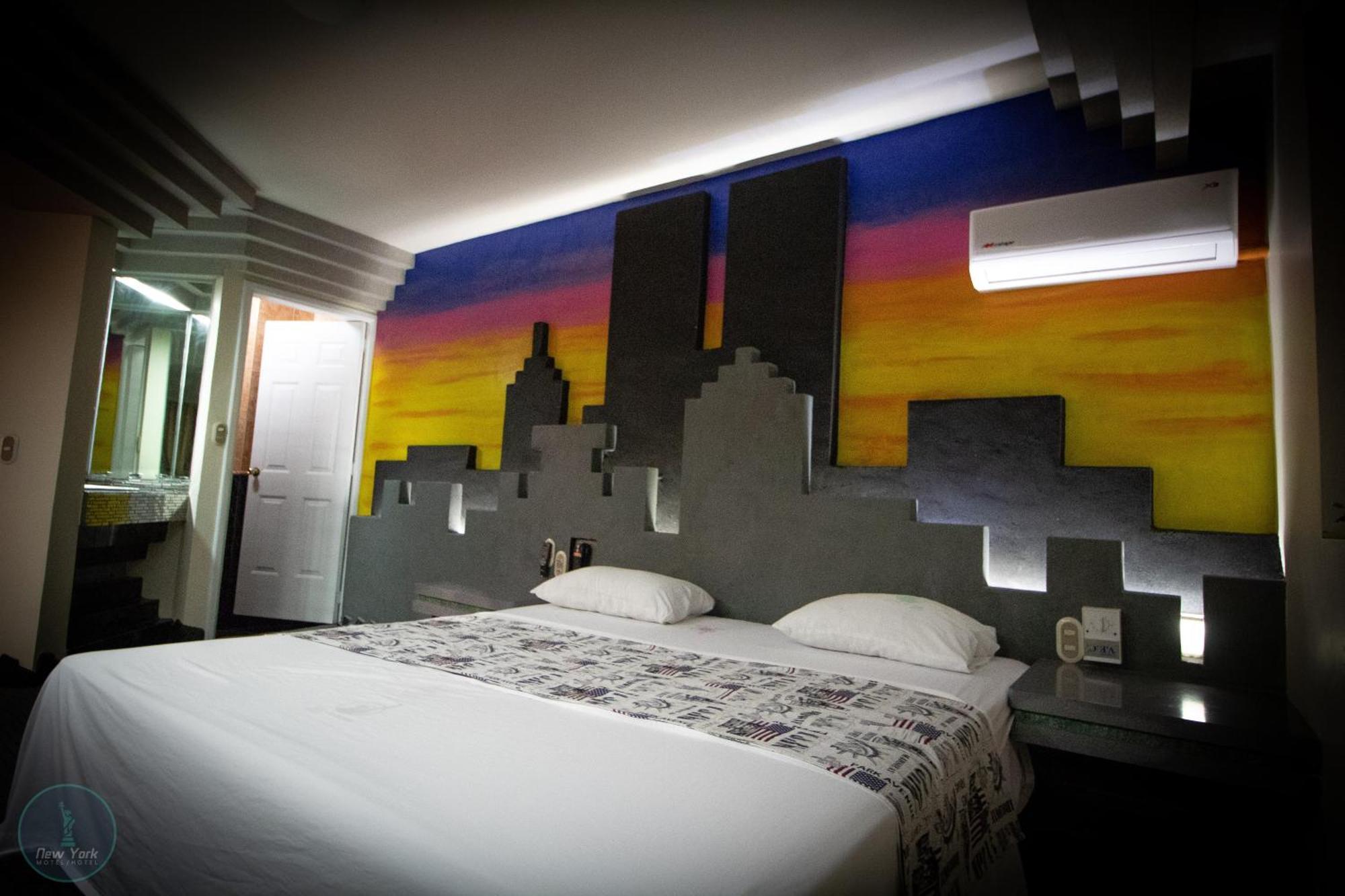 New York Hotel/Motel Orizaba  Exterior photo